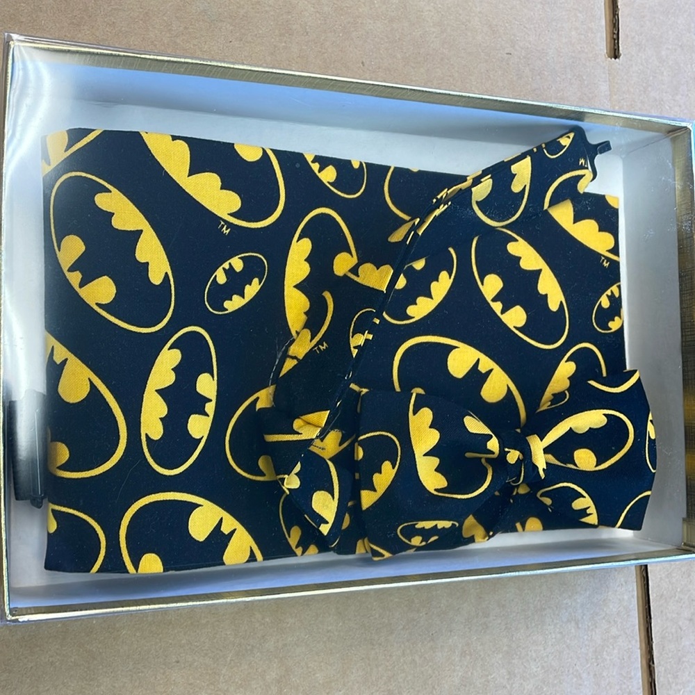 Batman Cummerbund and Bow Tie Set New